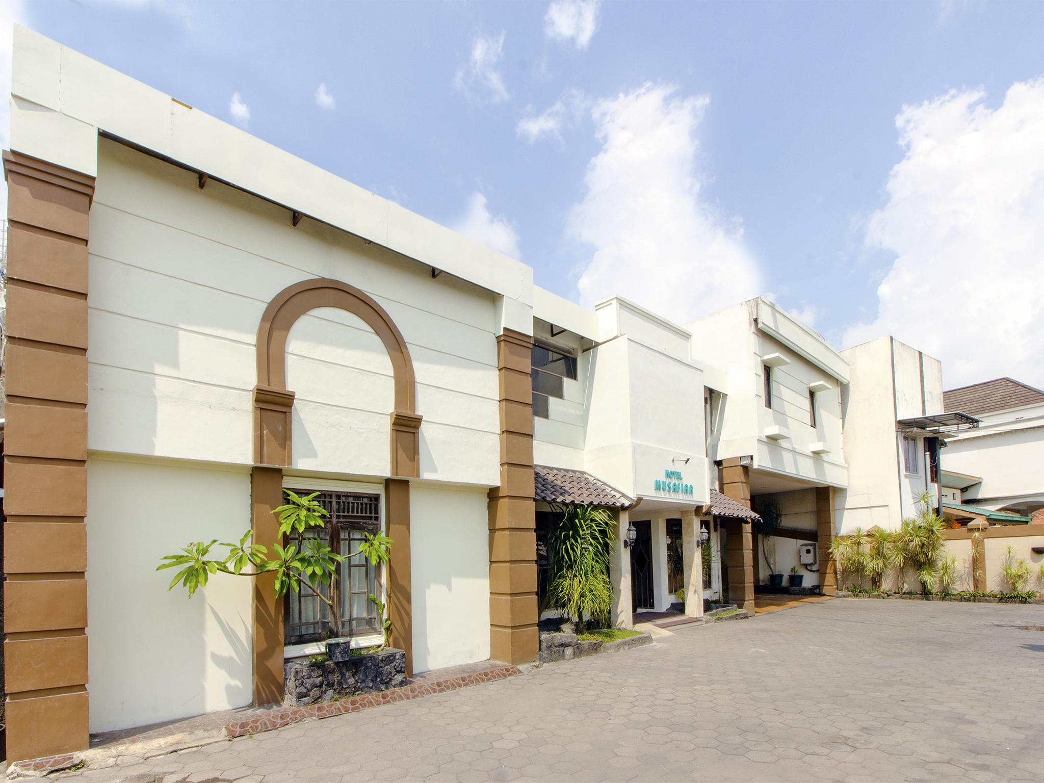 יוגיאקרטה Oyo 1683 Hotel Musafira Syariah מראה חיצוני תמונה